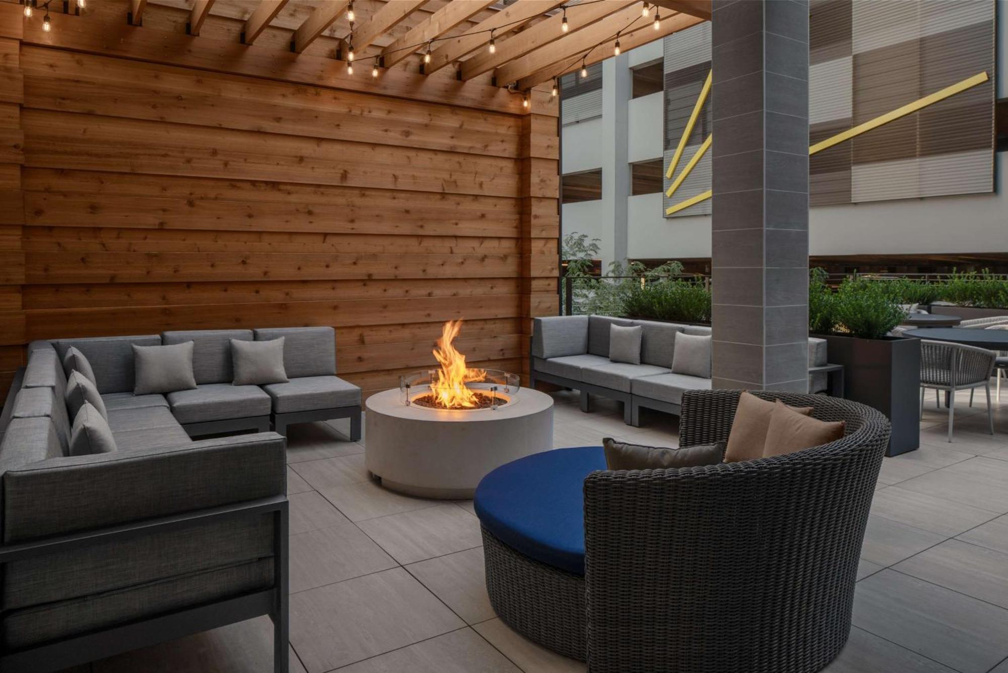 Homewood Suites By Hilton Charlotte Uptown First Ward 외부 사진