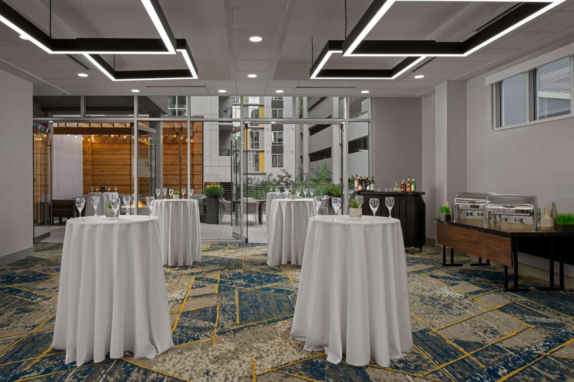 Homewood Suites By Hilton Charlotte Uptown First Ward 외부 사진